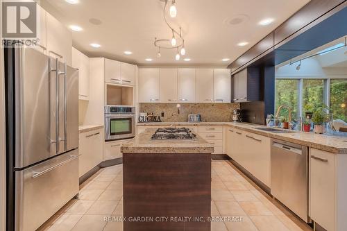 86 Tremont Drive, St. Catharines (Glendale/Glenridge), ON - Indoor Photo Showing Kitchen