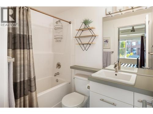 985 Academy Way Unit# 208, Kelowna, BC - Indoor Photo Showing Bathroom