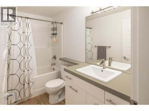 985 Academy Way Unit# 208, Kelowna, BC - Indoor Photo Showing Bathroom
