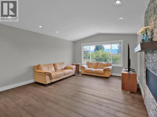 2284 Westville Place, West Kelowna, BC - Indoor Photo Showing Living Room With Fireplace