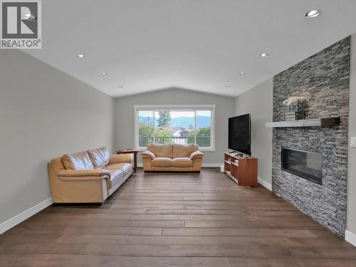 2284 Westville Place, West Kelowna, BC - Indoor Photo Showing Living Room With Fireplace