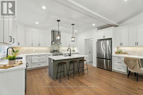 1030 Xavier Street, Gravenhurst (Morrison), ON - Indoor Photo Showing Kitchen With Upgraded Kitchen