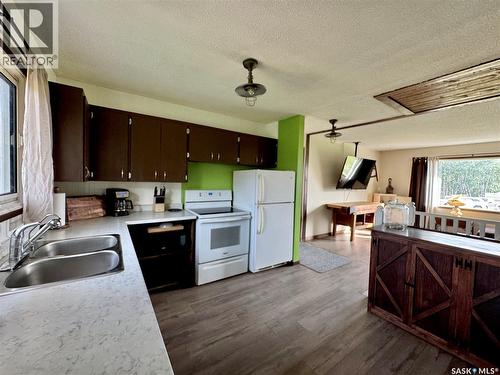 Prairie Crest Acres - Rm Of Cana, Cana Rm No. 214, SK - Indoor Photo Showing Kitchen With Double Sink