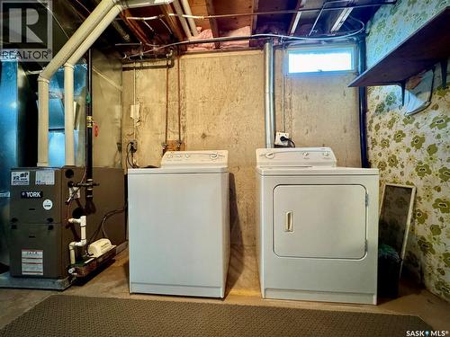 Prairie Crest Acres - Rm Of Cana, Cana Rm No. 214, SK - Indoor Photo Showing Laundry Room