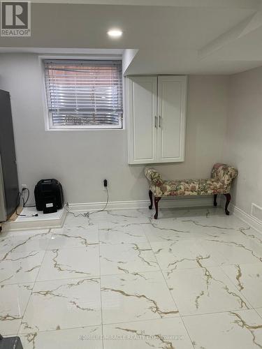 Bsmt - 26 Westfield Crescent, Hamilton, ON - Indoor Photo Showing Other Room