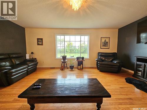 Redvers South Acreage., Antler Rm No. 61, SK - Indoor Photo Showing Living Room