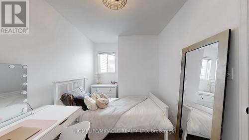 4 William Curtis Circle, Newmarket, ON - Indoor Photo Showing Bedroom