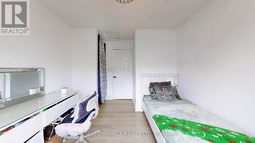4 William Curtis Circle, Newmarket, ON - Indoor Photo Showing Bedroom
