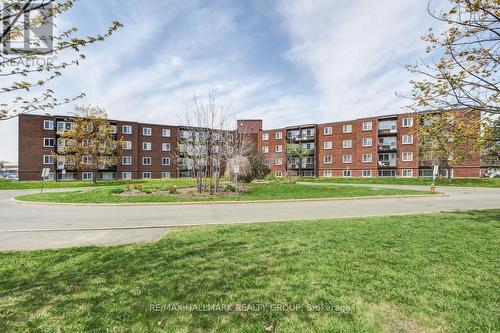 401C - 2041 ARROWSMITH DRIVE  Ottawa, ON K1J 7V7