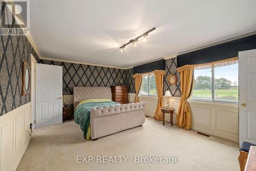 8101 Decker Drive, Middlesex Centre, ON - Indoor Photo Showing Bedroom