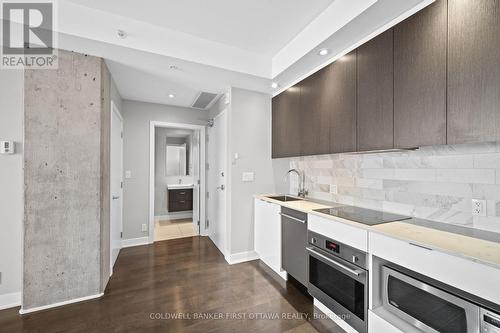 1605 - 20 Daly Street, Ottawa, ON - Indoor Photo Showing Kitchen