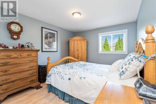 Second bedroom wiplayroom or storage - 6295 Townline Road, West Lincoln (Smithville), ON - Indoor Photo Showing Bedroom