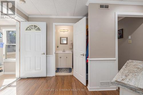 Bathroom one room suite - 49 Main Street E, Smiths Falls, ON 