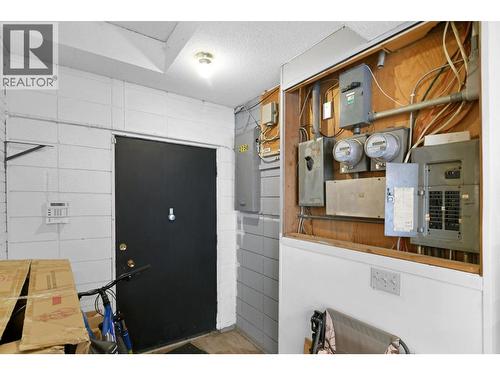 Main back Entrance - 525 - 527 Lawrence Avenue, Kelowna, BC 