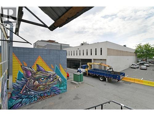 lane - 525 - 527 Lawrence Avenue, Kelowna, BC 