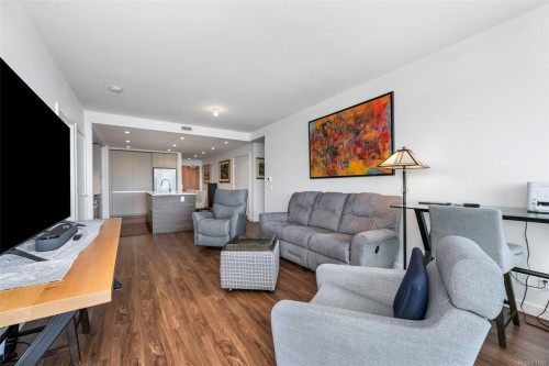 1108-363 Tyee Rd, Victoria, BC - Indoor Photo Showing Living Room