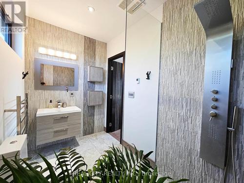 662 Byngmount Avenue, Mississauga, ON - Indoor