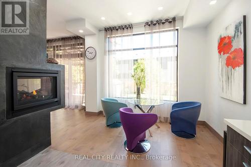 662 Byngmount Avenue, Mississauga, ON - Indoor Photo Showing Living Room With Fireplace