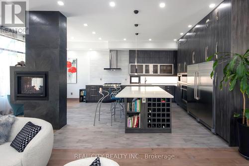 662 Byngmount Avenue, Mississauga, ON - Indoor Photo Showing Kitchen With Fireplace With Upgraded Kitchen