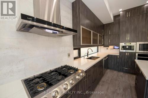 662 Byngmount Avenue, Mississauga, ON - Indoor Photo Showing Kitchen With Upgraded Kitchen