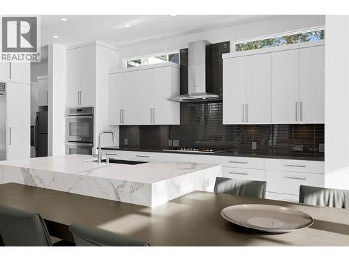 1049 Westpoint Drive, Kelowna, BC - Indoor Photo Showing Kitchen With Upgraded Kitchen