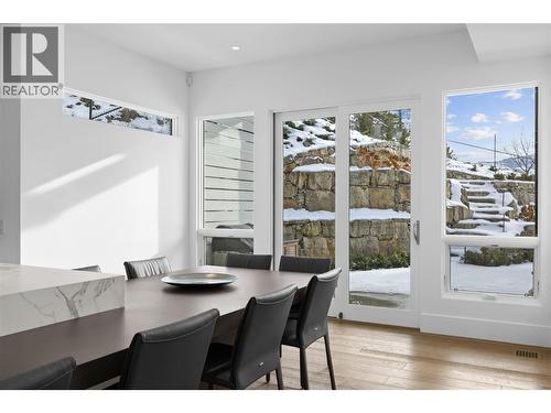 1049 Westpoint Drive, Kelowna, BC - Indoor Photo Showing Dining Room