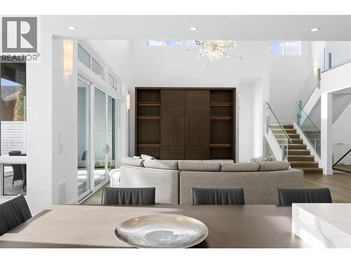 1049 Westpoint Drive, Kelowna, BC - Indoor