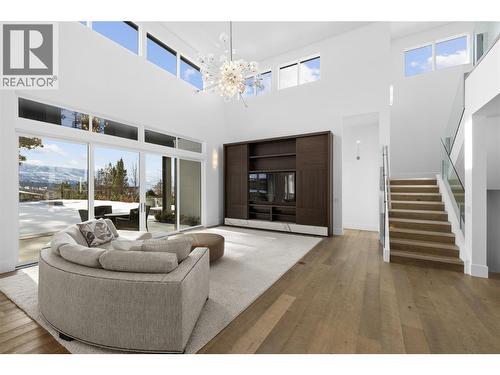 1049 Westpoint Drive, Kelowna, BC - Indoor