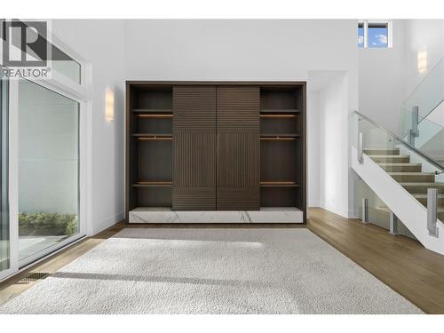 1049 Westpoint Drive, Kelowna, BC - Indoor Photo Showing Other Room