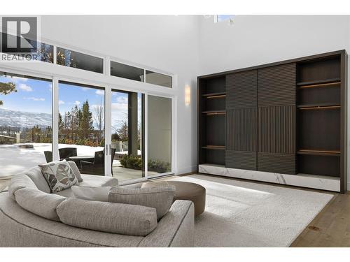 1049 Westpoint Drive, Kelowna, BC - Indoor