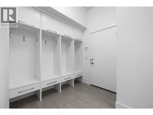 1049 Westpoint Drive, Kelowna, BC - Indoor Photo Showing Other Room