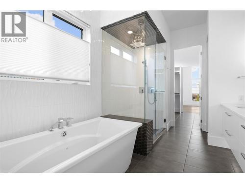 1049 Westpoint Drive, Kelowna, BC - Indoor Photo Showing Bathroom