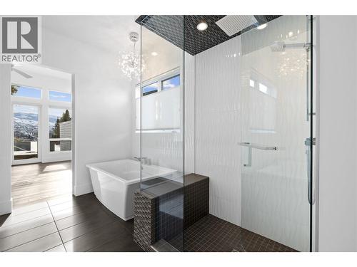 1049 Westpoint Drive, Kelowna, BC - Indoor