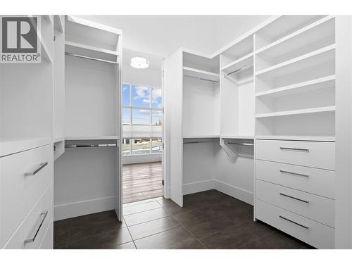 1049 Westpoint Drive, Kelowna, BC - Indoor Photo Showing Other Room