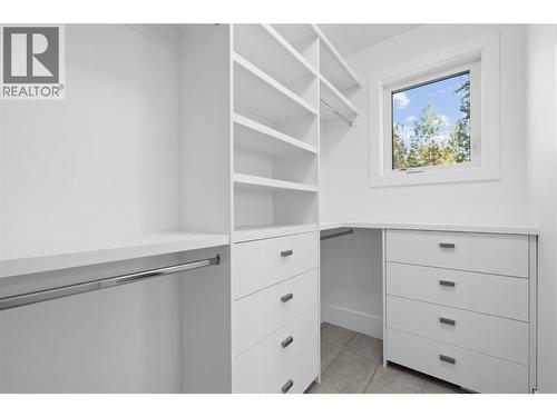 1049 Westpoint Drive, Kelowna, BC - Indoor