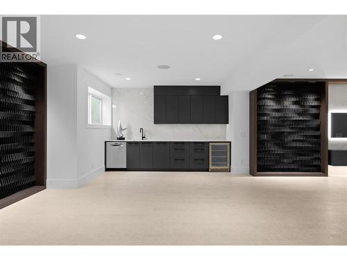 1049 Westpoint Drive, Kelowna, BC - Indoor