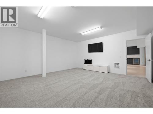 1049 Westpoint Drive, Kelowna, BC - Indoor