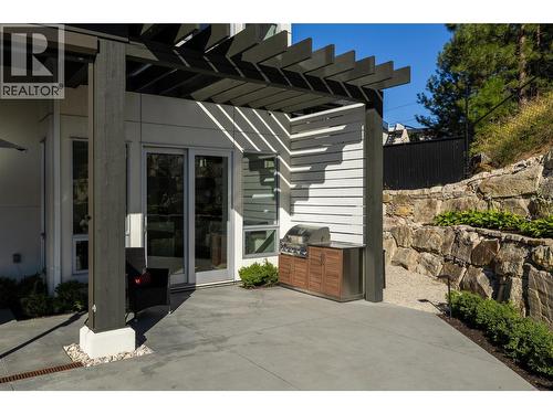 1049 Westpoint Drive, Kelowna, BC - Outdoor