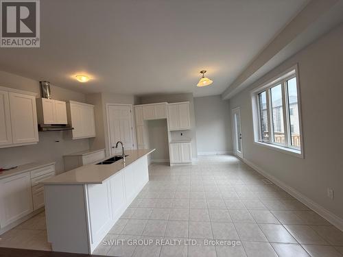 29 Keyworth Crescent, Brampton, ON - Indoor Photo Showing Kitchen