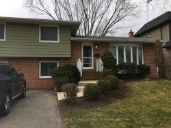 452 Stanfield Drive  Oakville, ON L6L 3P9