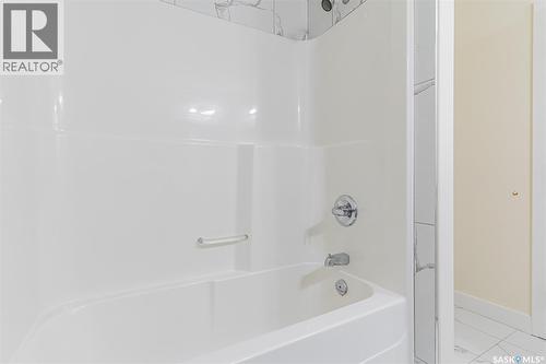 145 Johns Road, Saskatoon, SK - Indoor Photo Showing Bathroom