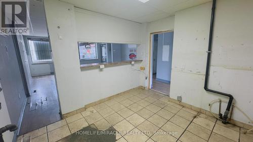 935 Barton Street E, Hamilton, ON 