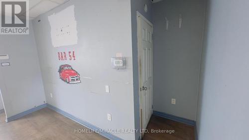 935 Barton Street E, Hamilton, ON 