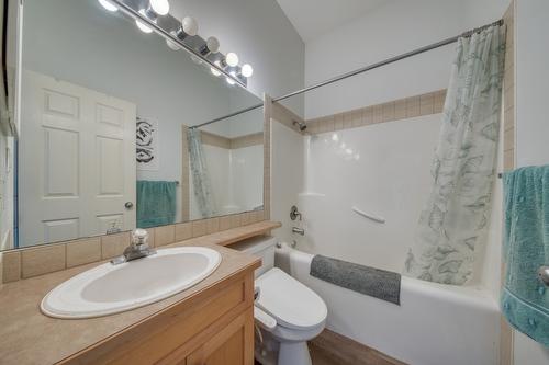 103-4880 Edelweiss Street, Radium Hot Springs, BC - Indoor Photo Showing Bathroom