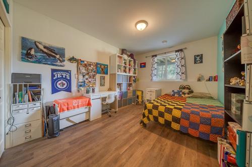 103-4880 Edelweiss Street, Radium Hot Springs, BC - Indoor Photo Showing Bedroom