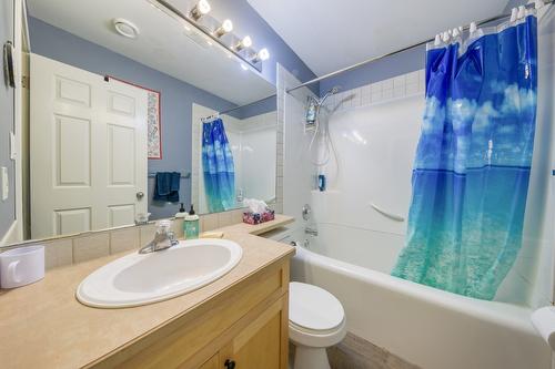 103-4880 Edelweiss Street, Radium Hot Springs, BC - Indoor Photo Showing Bathroom