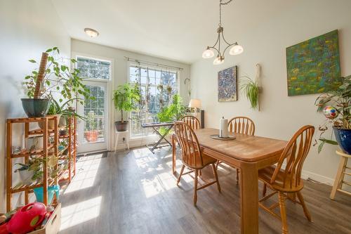 103-4880 Edelweiss Street, Radium Hot Springs, BC - Indoor Photo Showing Dining Room