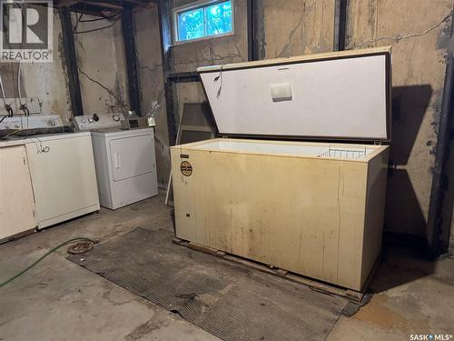 38 Kasper Crescent, Assiniboia, SK - Indoor Photo Showing Laundry Room