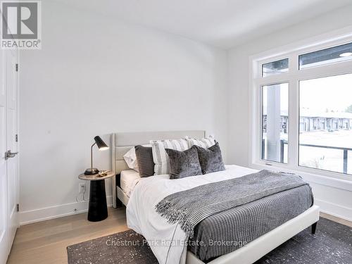 2 Black Spruce Street, Huntsville (Chaffey), ON - Indoor Photo Showing Bedroom