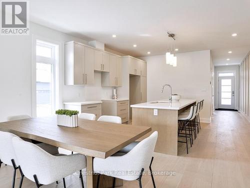 2 Black Spruce Street, Huntsville (Chaffey), ON - Indoor Photo Showing Dining Room